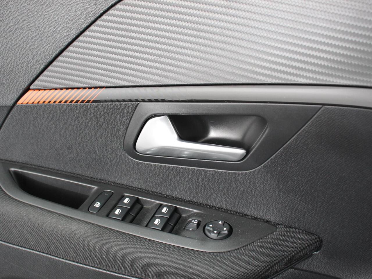 Peugeot 208 1.2 PureTech 100pk Active Pack | Navigatie | Apple Carplay/Android Auto | Parkeersensoren achter | Cruise Control | Airco | Lichtmetalen velgen