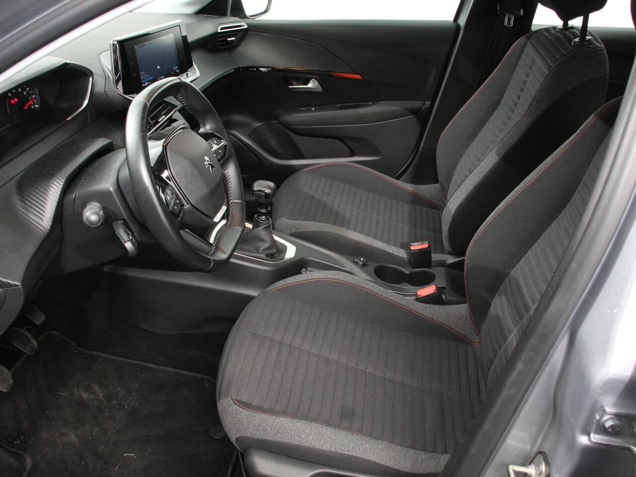 Peugeot 208 1.2 PureTech 100pk Active Pack | Navigatie | Apple Carplay/Android Auto | Parkeersensoren achter | Cruise Control | Airco | Lichtmetalen velgen