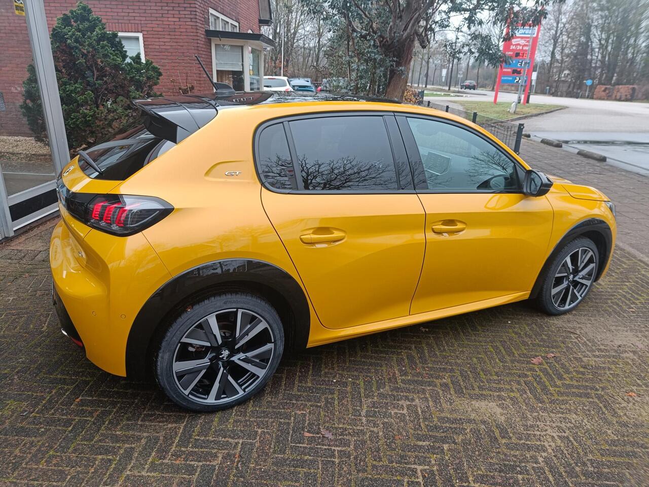 Peugeot 208 1.2 PureTech GT 100PK //Camera