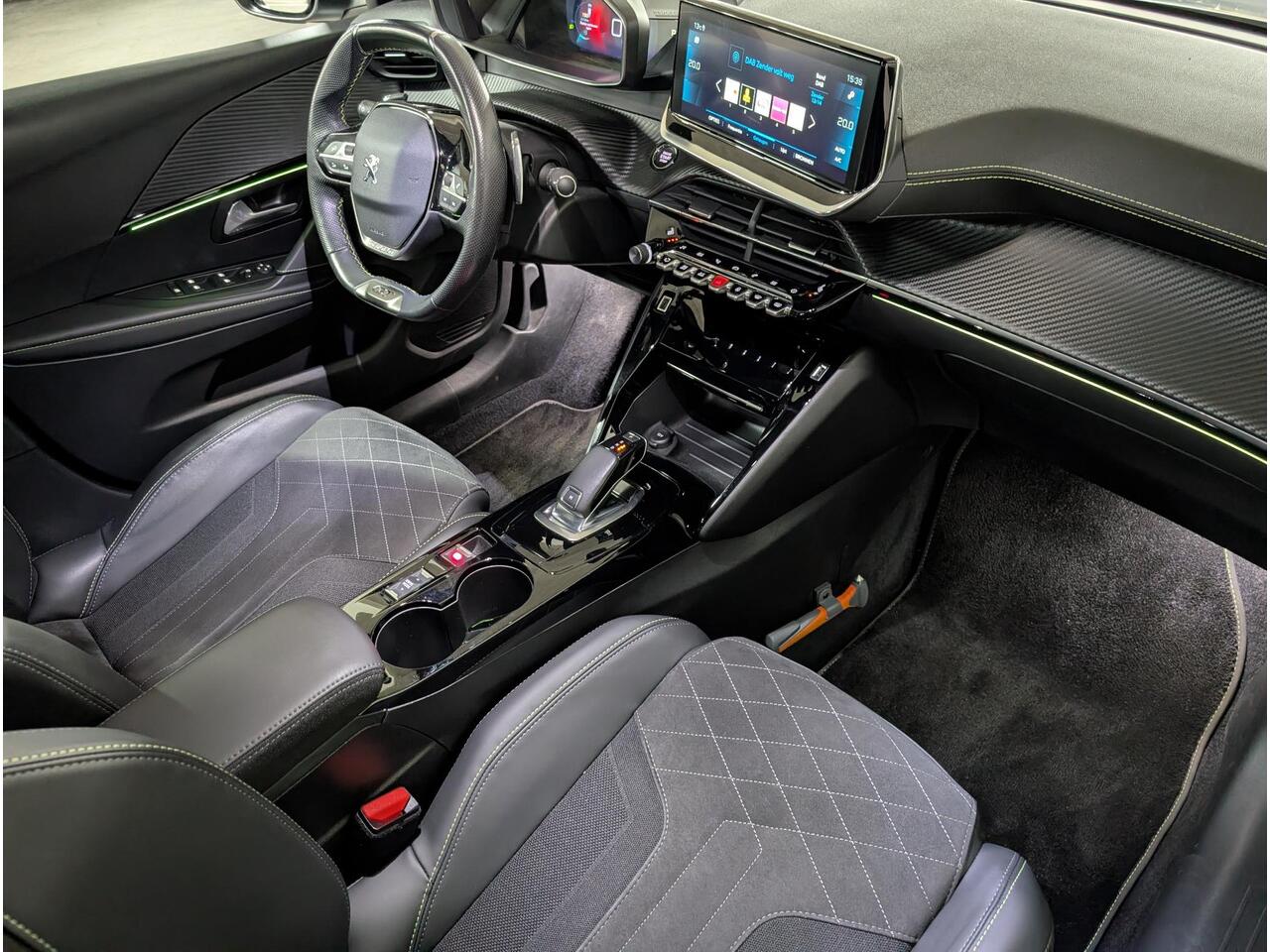 Peugeot 208 GT Pack 1.2 Turbo 100pk EAT8 | ALCANTARA | STOELVERW. | PANODAK | ADAPTIVE CRUISE | 1e EIGENAAR | DEALERONDERHOUDEN