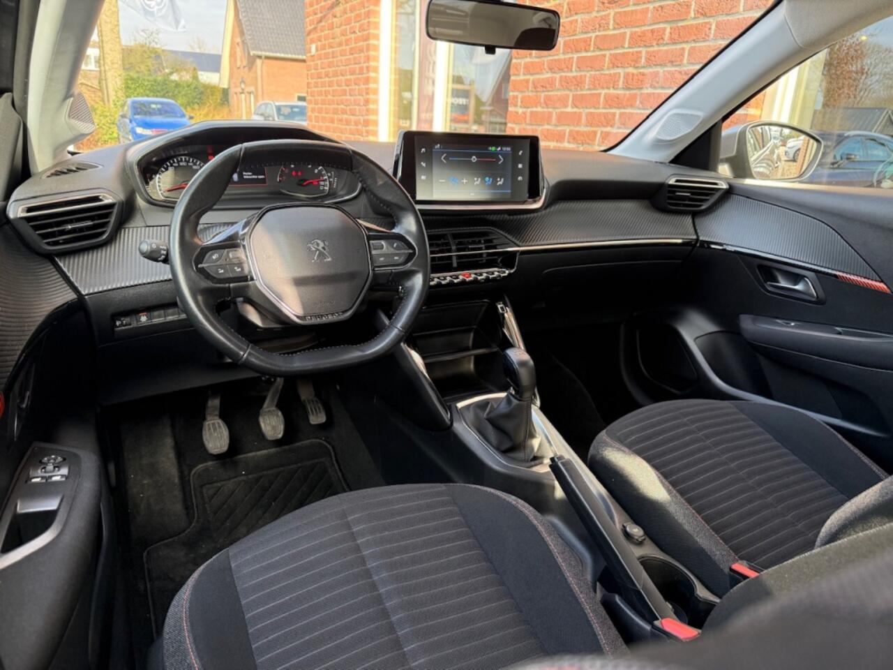 Peugeot 208 1.2 PureTech Active PDC / NAVI / AIRCO / CRUISE / CARPLAY / DAB+