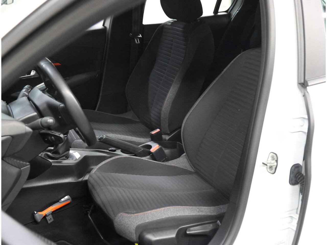 Peugeot 208 1.2 75PK Active | 1ste eigenaar | Parkeersensoren | Navigatie | Airco | AppleCarplay/AndroidAuto | Lederen Stuurwiel | DAB Radio | Cruise Control | Isofix | Bluetooth |