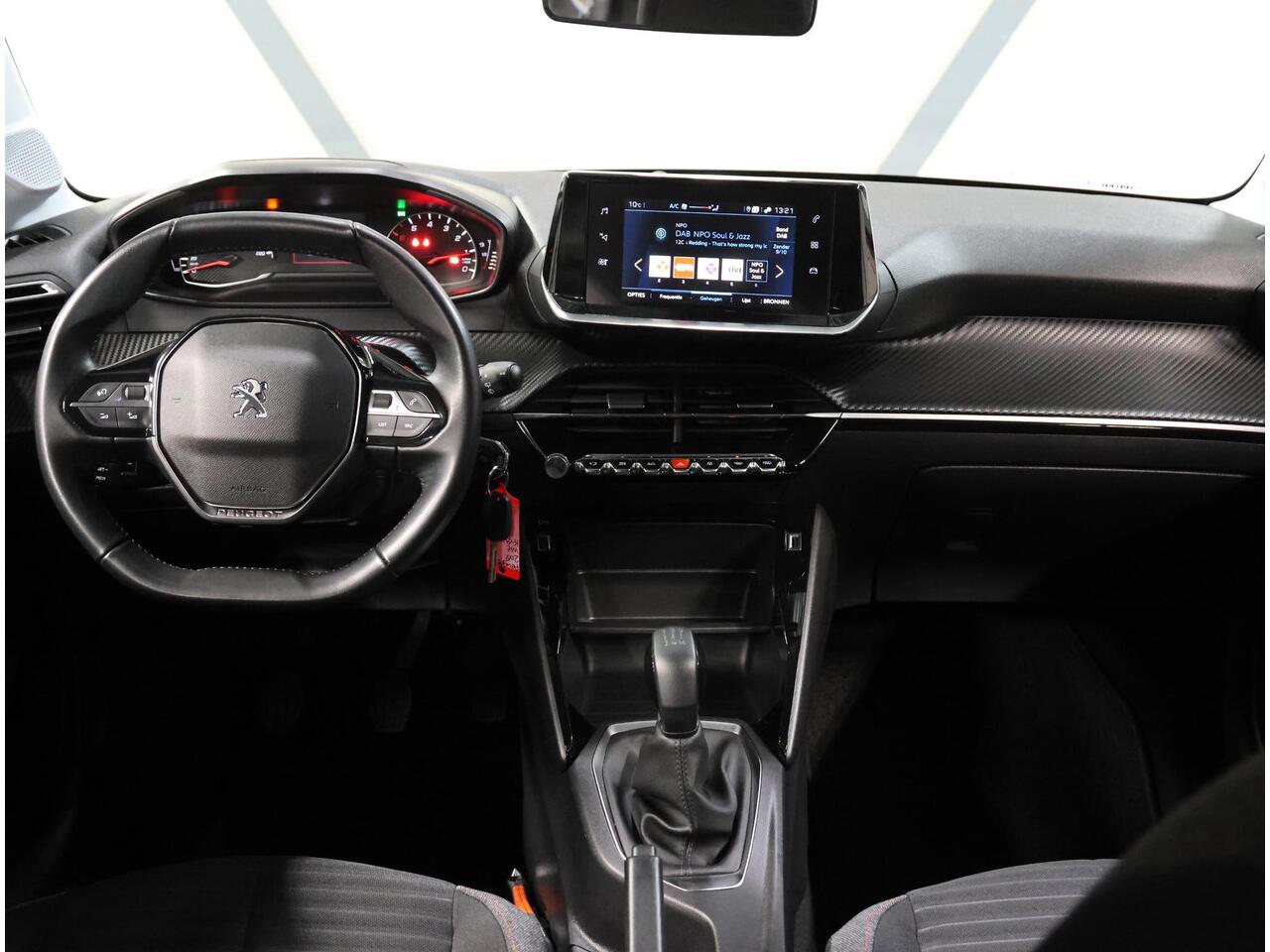 Peugeot 208 1.2 75PK Active | 1ste eigenaar | Parkeersensoren | Navigatie | Airco | AppleCarplay/AndroidAuto | Lederen Stuurwiel | DAB Radio | Cruise Control | Isofix | Bluetooth |