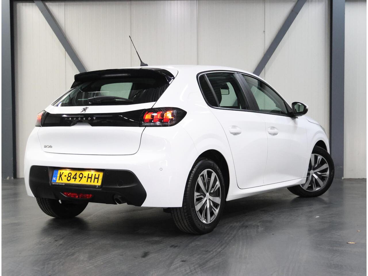 Peugeot 208 1.2 75PK Active | 1ste eigenaar | Parkeersensoren | Navigatie | Airco | AppleCarplay/AndroidAuto | Lederen Stuurwiel | DAB Radio | Cruise Control | Isofix | Bluetooth |