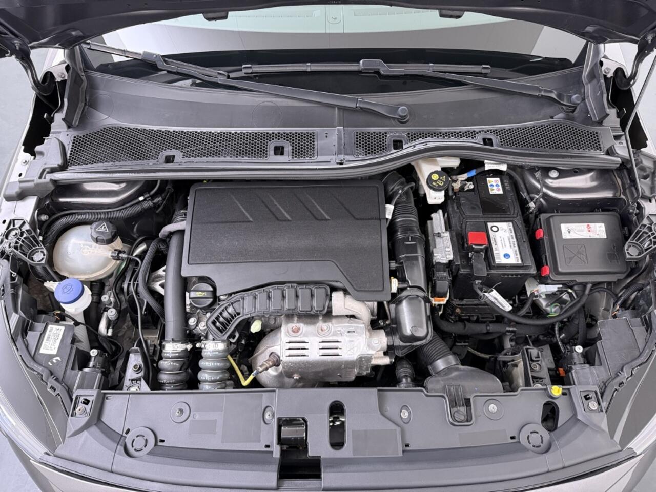 Peugeot 208 1.2 PureTech Allure | cruise control | Carplay | android auto |