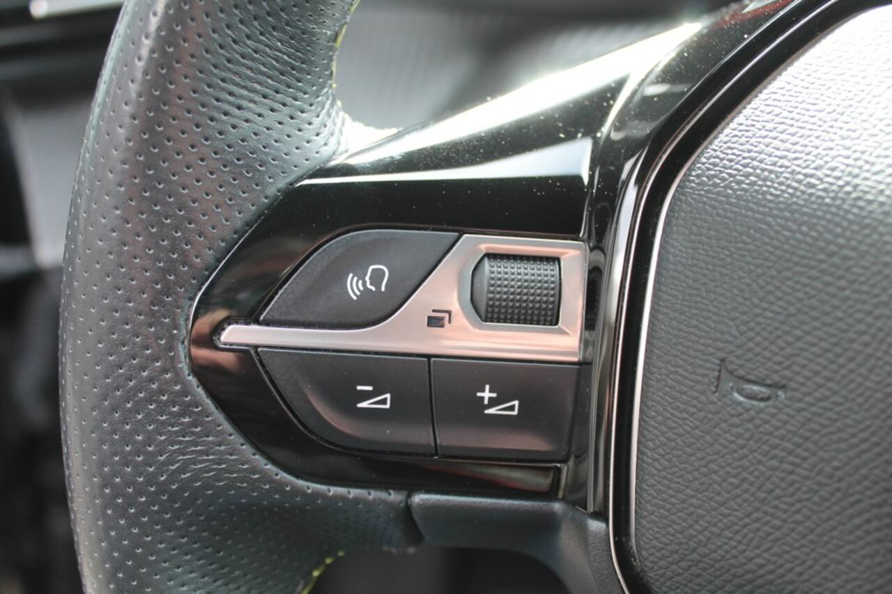 Peugeot 208 EV GT 350 50 KWH