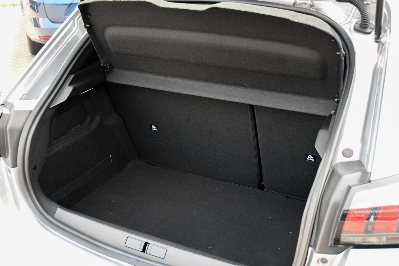 Peugeot 208 1.2 PureTech Active/ CRUISE.C/ DAB/ NAVI/ CARPLAY