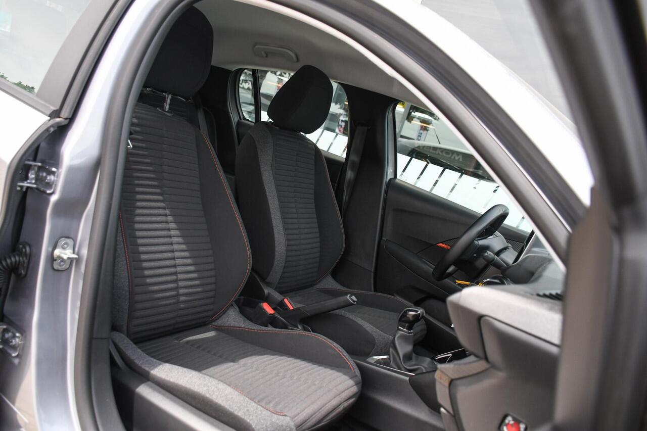 Peugeot 208 1.2 PureTech Active/ CRUISE.C/ DAB/ NAVI/ CARPLAY