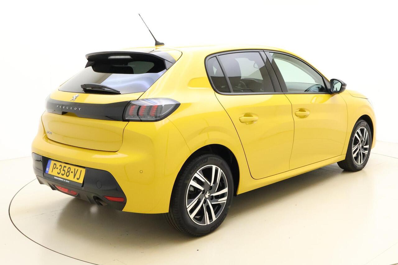 Peugeot 208 1.2 PureTech Allure Pack 100 PK | Handgeschakeld | Camera | Cruise Control | Climate Control | Navigatie | 1e eigenaar | Voorraad