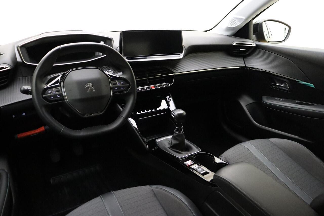 Peugeot 208 1.2 PureTech Allure Pack 100 PK | Handgeschakeld | Camera | Cruise Control | Climate Control | Navigatie | 1e eigenaar | Voorraad