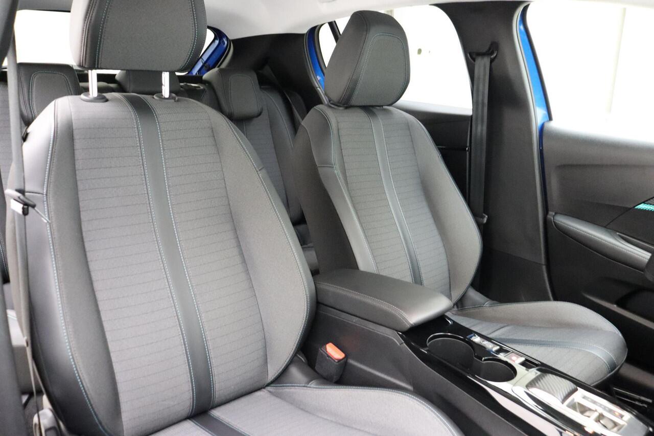 Peugeot 208 1.2T PureTech 100pk automaat Allure | Apple Carplay/Android Auto | Camera | Cruise Control | Airco | Navigatie | Licht metalen velgen | Voorraad | 1e eigenaar | Dealer onderhouden