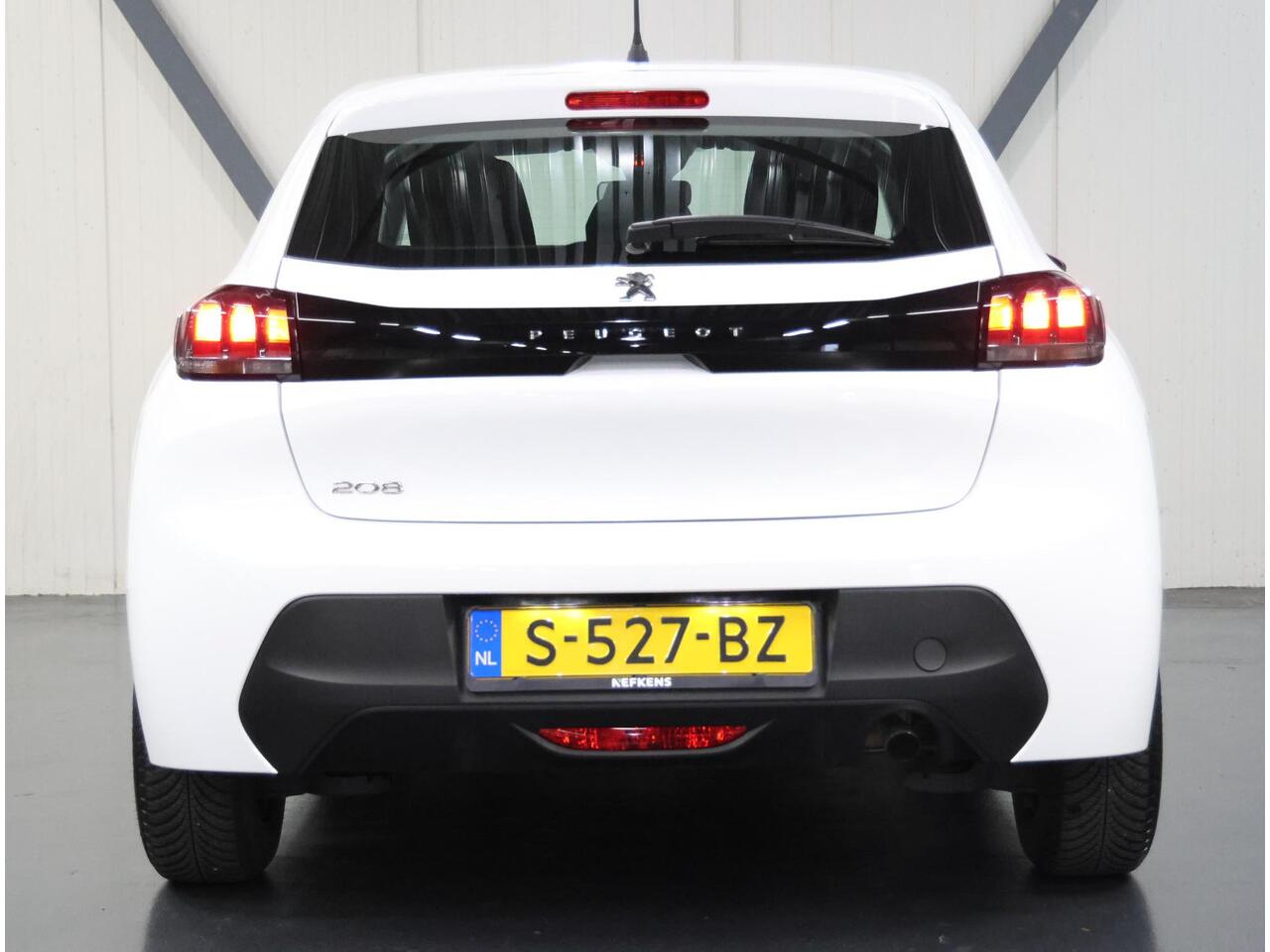 Peugeot 208 1.2 75PK Active | 1ste eigenaar | AppleCarplay/Android Auto | LED | Lederen Stuurwiel | Airco | Cruise Control | Isofix | DAB Radio | NL Auto! |