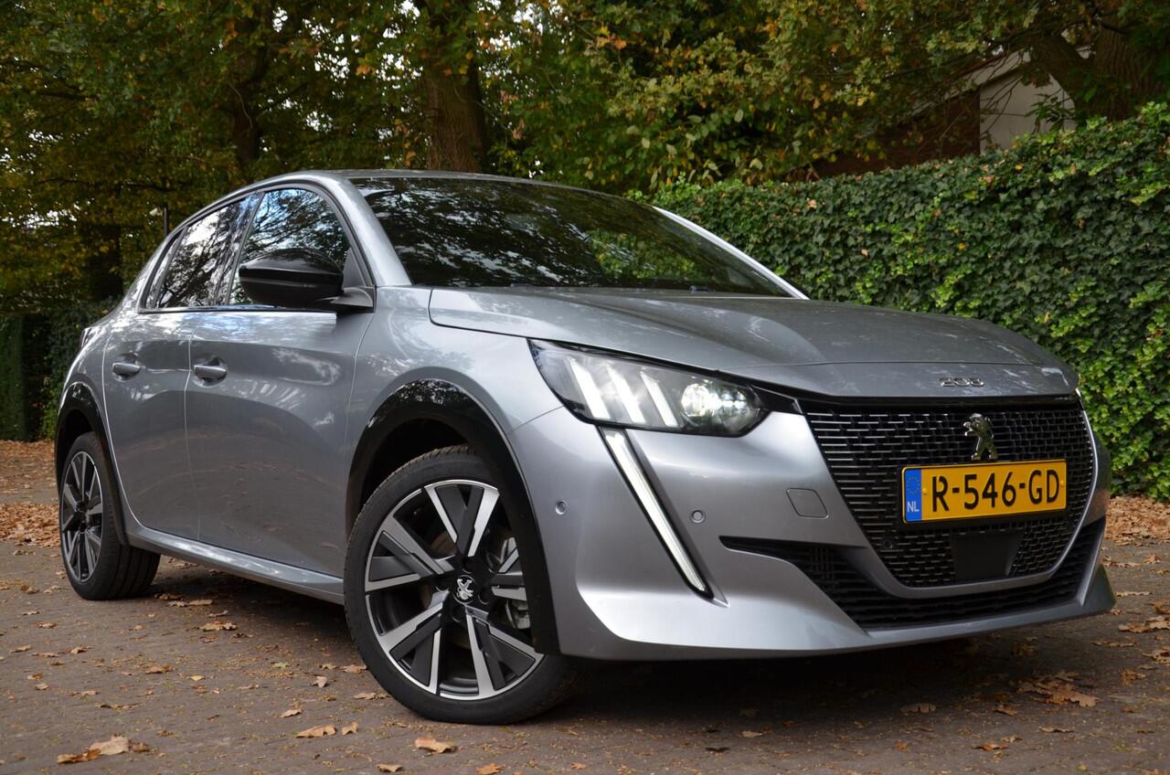 Peugeot 208 1.2 PureTech GT Automaat/Navi/Ecc/Pdc/Apple Carplay/Android Auto/Extra getint glas/Volledig digitaal instrumentenpaneel/Cr-Controle/Led/Lmv