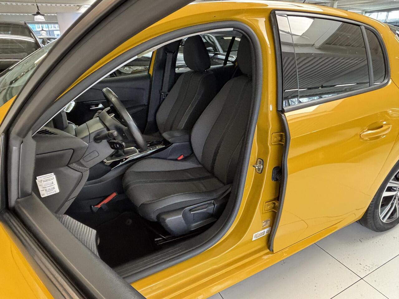 Peugeot 208 1.2 PureTech Allure Pack Navigatie | Achteruitrijcamera | Cruise Control