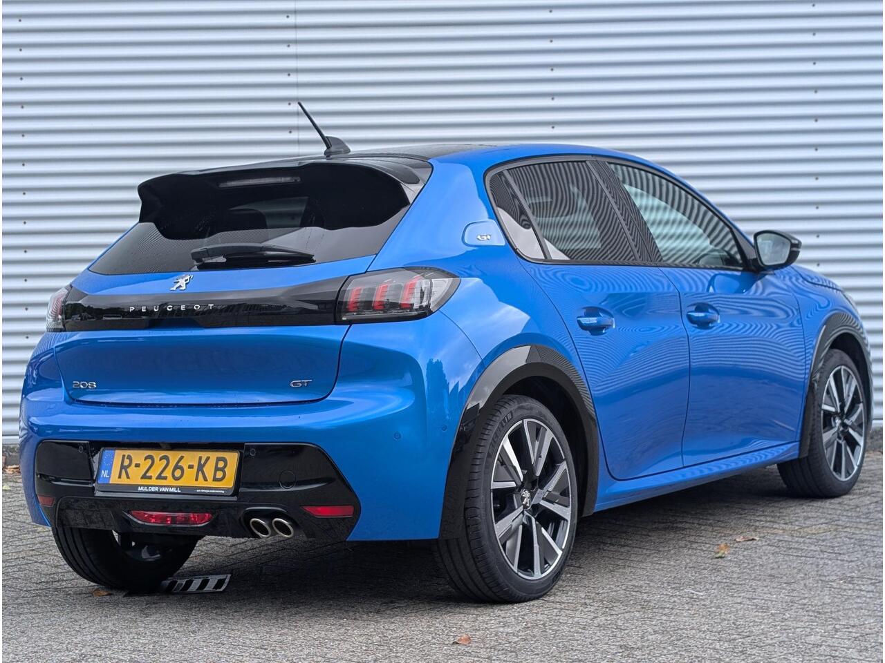 Peugeot 208 GT Pack 1.2 Turbo 130pk EAT8 | NAPPA LEDER | NAVI | PANODAK | CAMERA | ADAPTIEVE CRUISE | STOELVERW. |