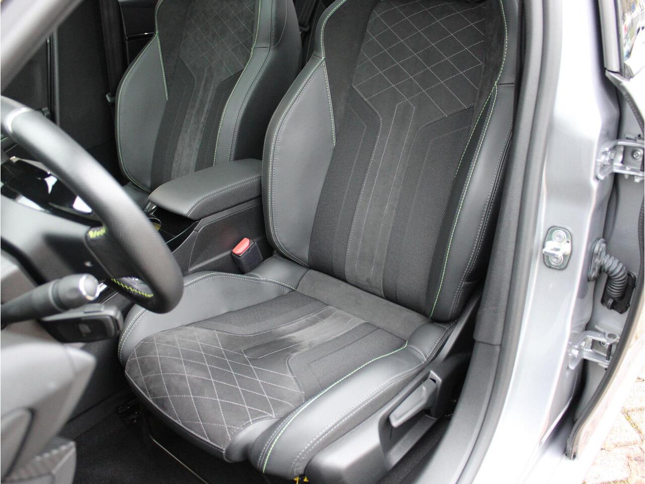 Peugeot 208 1.2 PT GT | Camera / Navi / Stoelverw. / Adapt. Cruise / Pano