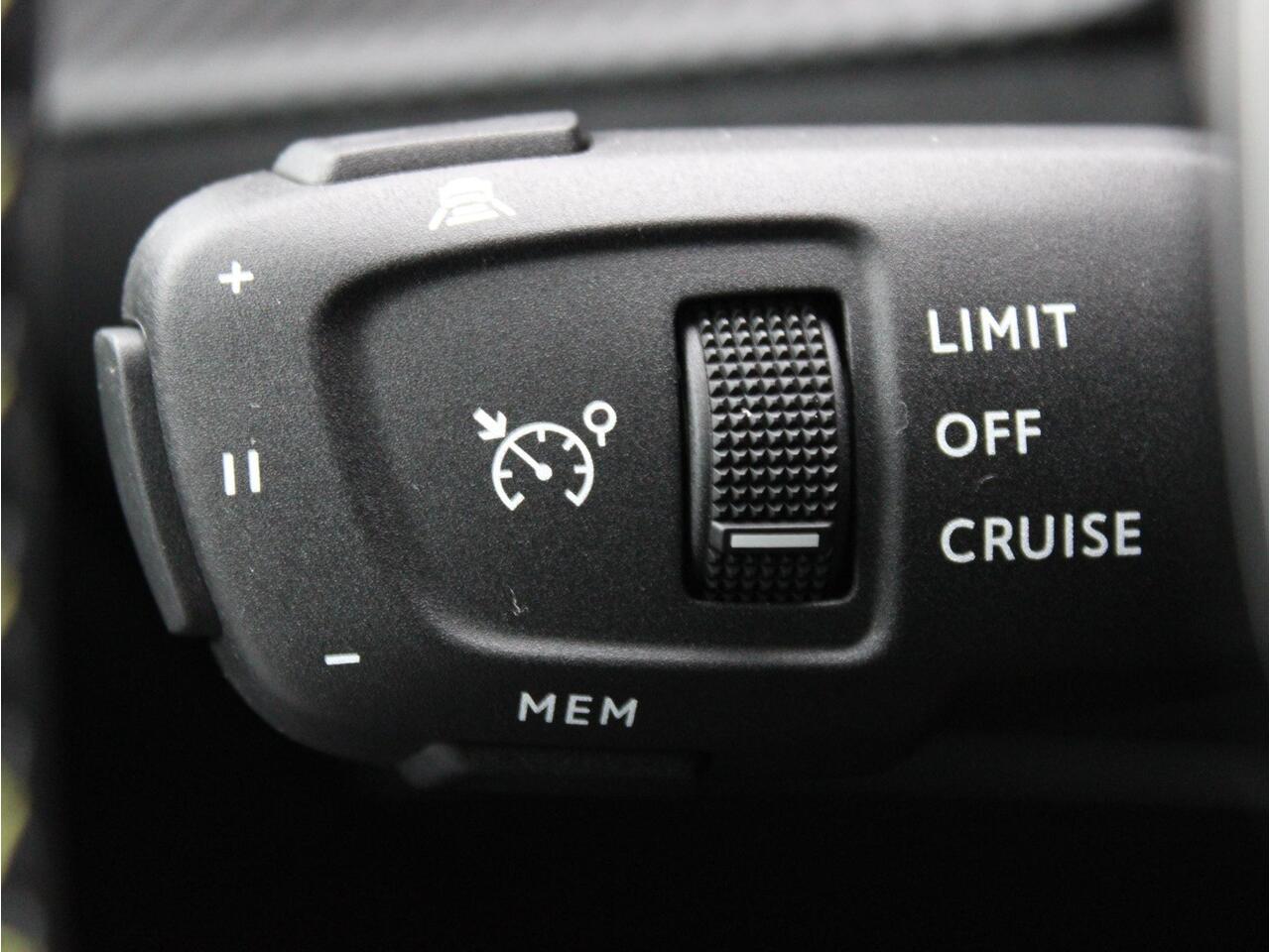 Peugeot 208 1.2 PT GT | Camera / Navi / Stoelverw. / Adapt. Cruise / Pano