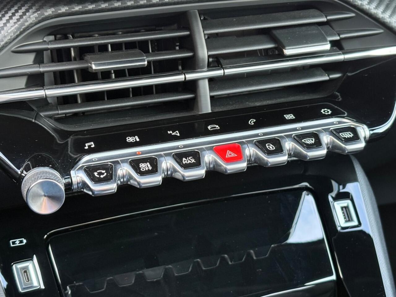 Peugeot 208 1.2 PURETECH 130PK AUT. GT PANO-DAK NAVI CAMERA CARPLAY AIRCO LMV PDC