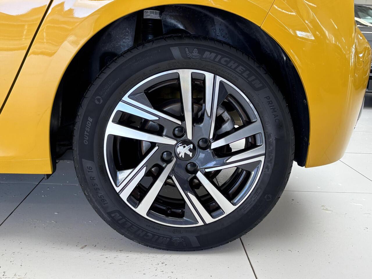 Peugeot 208 1.2 PureTech Allure Pack | Navigatie | Achteruitrijcamera | Cruise Control |