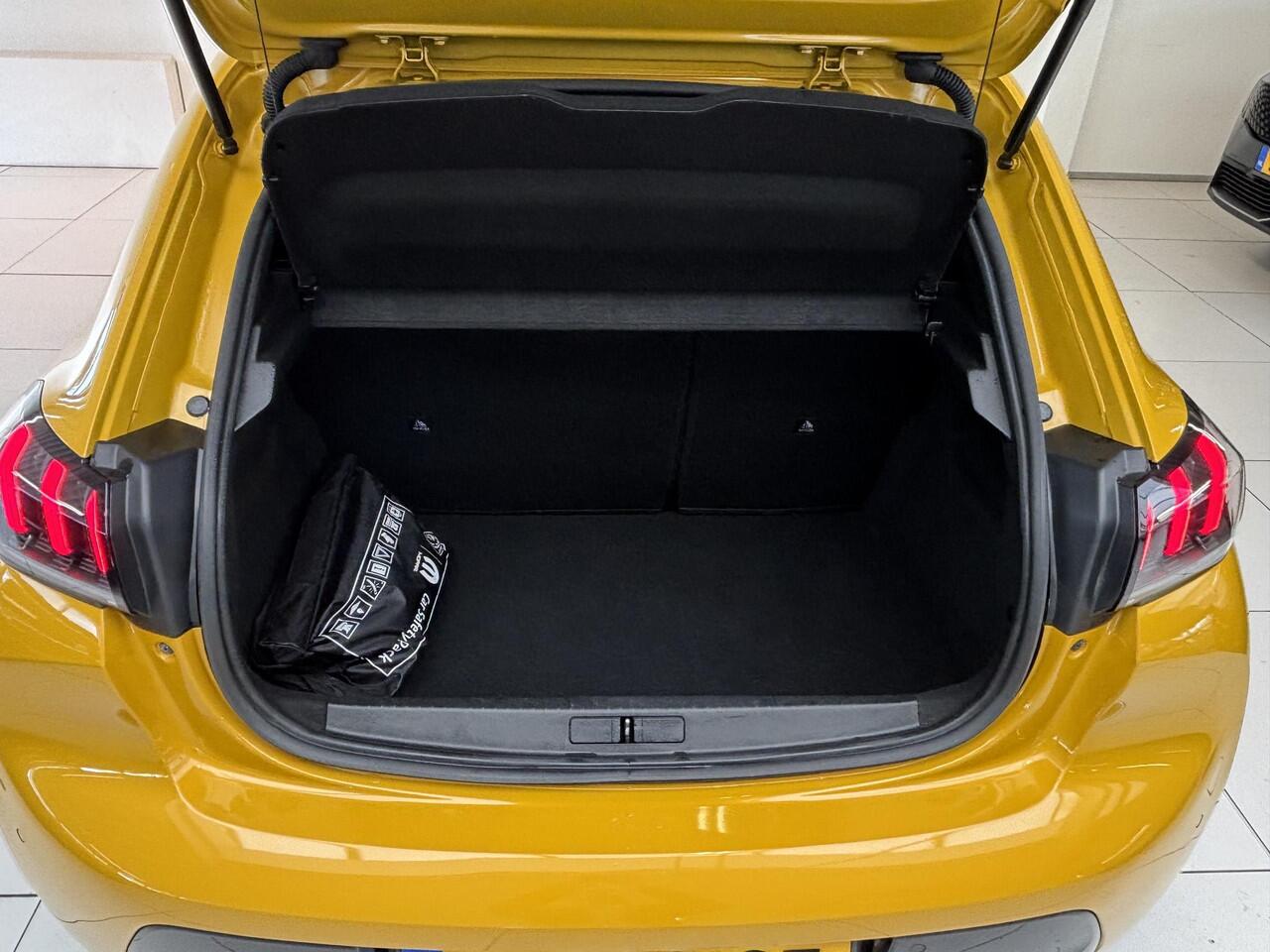 Peugeot 208 1.2 PureTech Allure Pack | Navigatie | Achteruitrijcamera | Cruise Control |