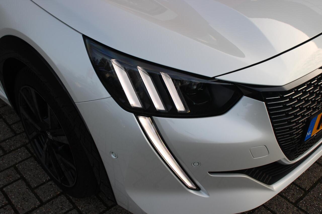 Peugeot 208 1.2 130PK AUTOMAAT GT PACK | BLACK PACK | PANORAMA DAK | ALCANTARA BEKLEDING | ACHTERUITRIJ CAMERA | ADAPTIVE CRUISE CONTROL | FULL LED KOPLAMPEN | 3-D INSTRUMENTENPANEEL | STOEL VERWARMING | 17" LICHTMETALEN VELGEN | DODEHOEK DETECTIE | NAVIGATIE | APPLE