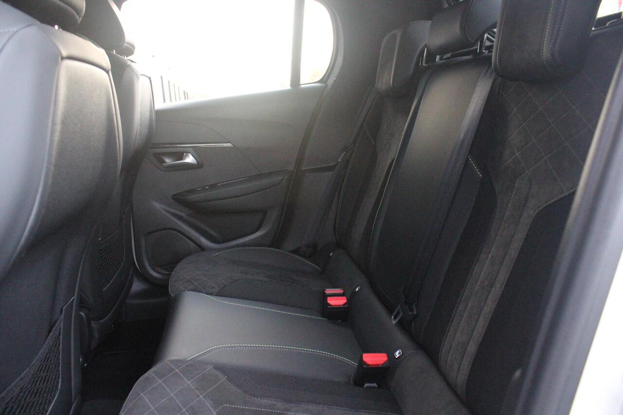 Peugeot 208 1.2 130PK AUTOMAAT GT PACK | BLACK PACK | PANORAMA DAK | ALCANTARA BEKLEDING | ACHTERUITRIJ CAMERA | ADAPTIVE CRUISE CONTROL | FULL LED KOPLAMPEN | 3-D INSTRUMENTENPANEEL | STOEL VERWARMING | 17" LICHTMETALEN VELGEN | DODEHOEK DETECTIE | NAVIGATIE | APPLE