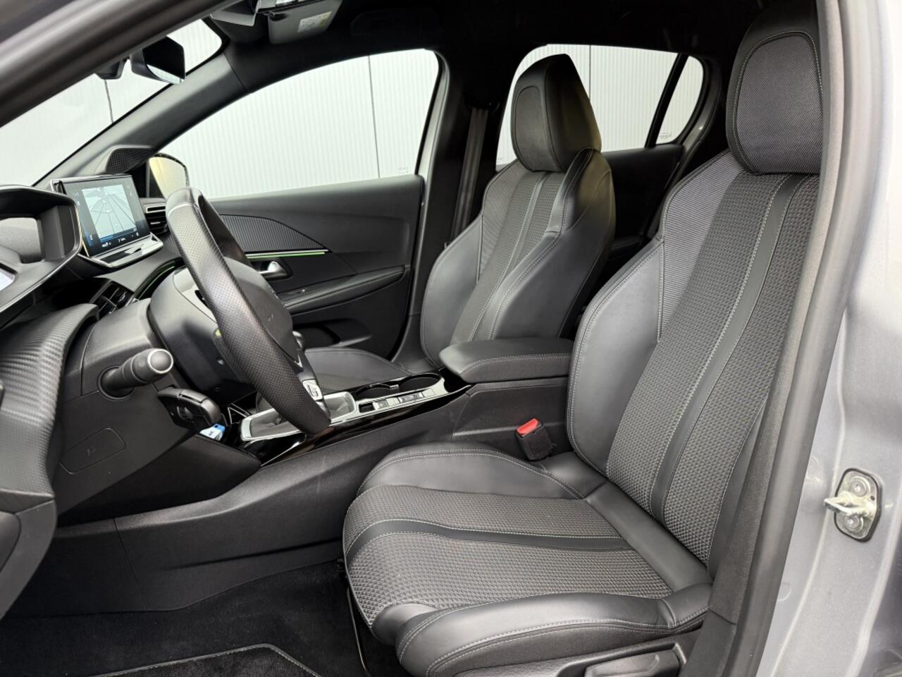 Peugeot 208 1.2 PureTech GT Apple Carplay Camera keyles