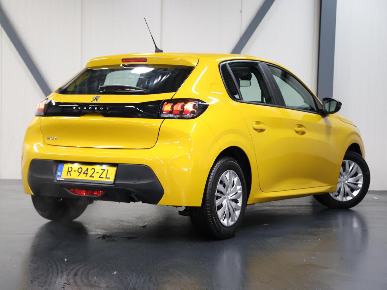 Peugeot 208 1.2 75PK Active | AppleCarplay/AndroidAuto | Airco | Lederen Stuurwiel | DAB Radio | Cruise Control | Isofix | Bluetooth |