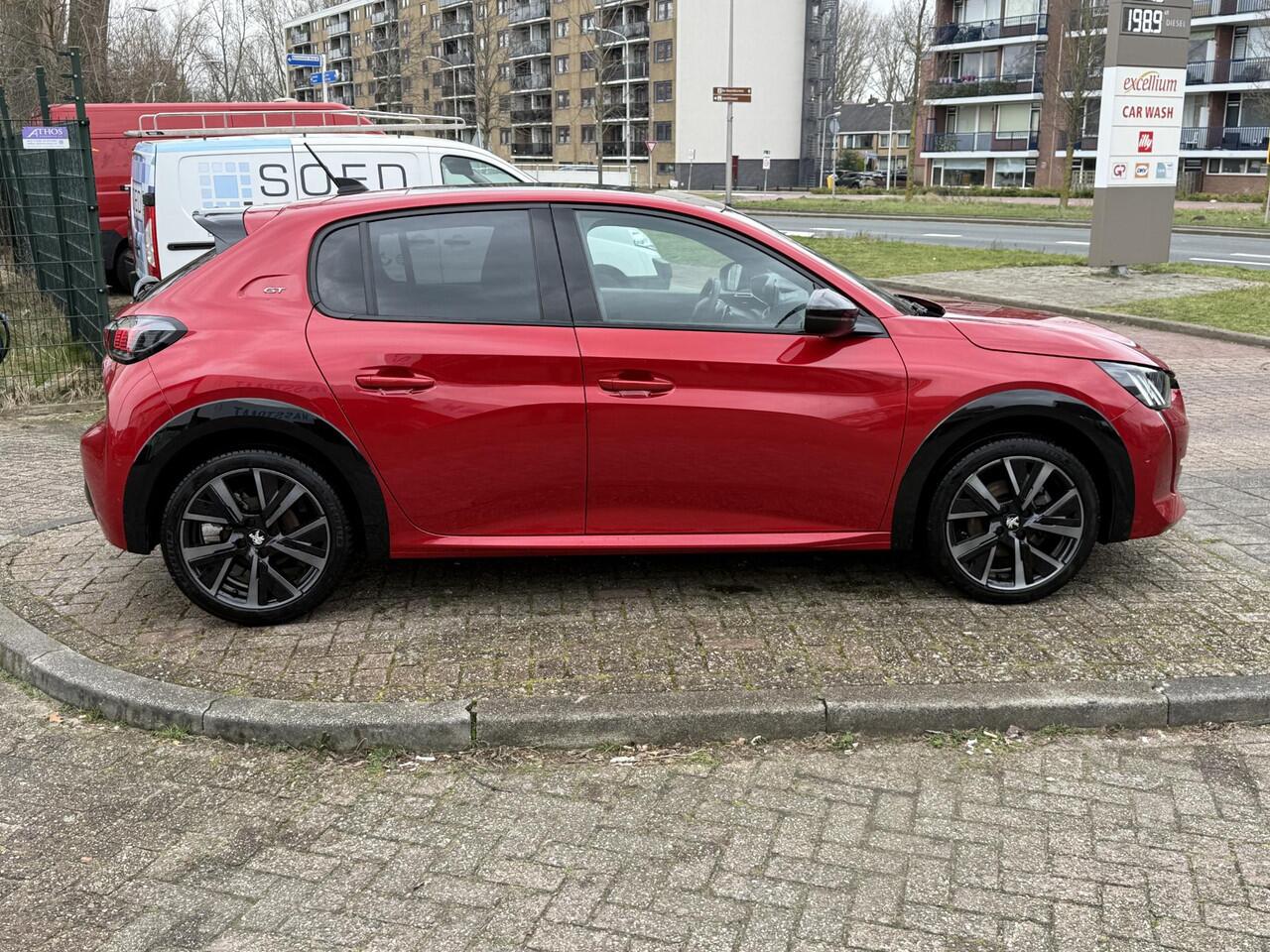 Peugeot 208 1.2 PureTech GT Pack ALL-IN RIJKLAARPRIJS/Panoramadak/Keyless/Navi/Camera/Full Options