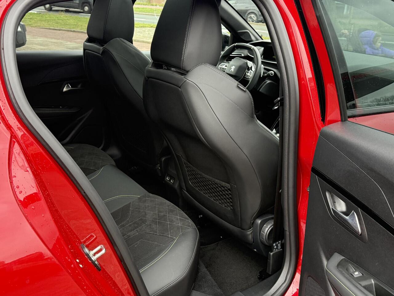 Peugeot 208 1.2 PureTech GT Pack ALL-IN RIJKLAARPRIJS/Panoramadak/Keyless/Navi/Camera/Full Options