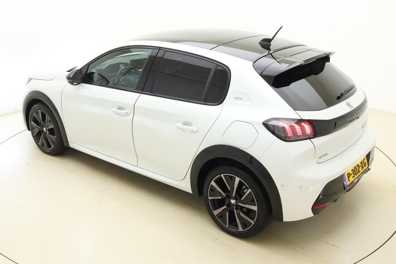 Peugeot 208 1.2 PureTech GT Pack 100 PK | Automaat | Panoramadak | Parkeersensor rondom | Alcantara bekleding | Camera | Mirror Screen | Adaptive Cruise Control | 1e eigenaar