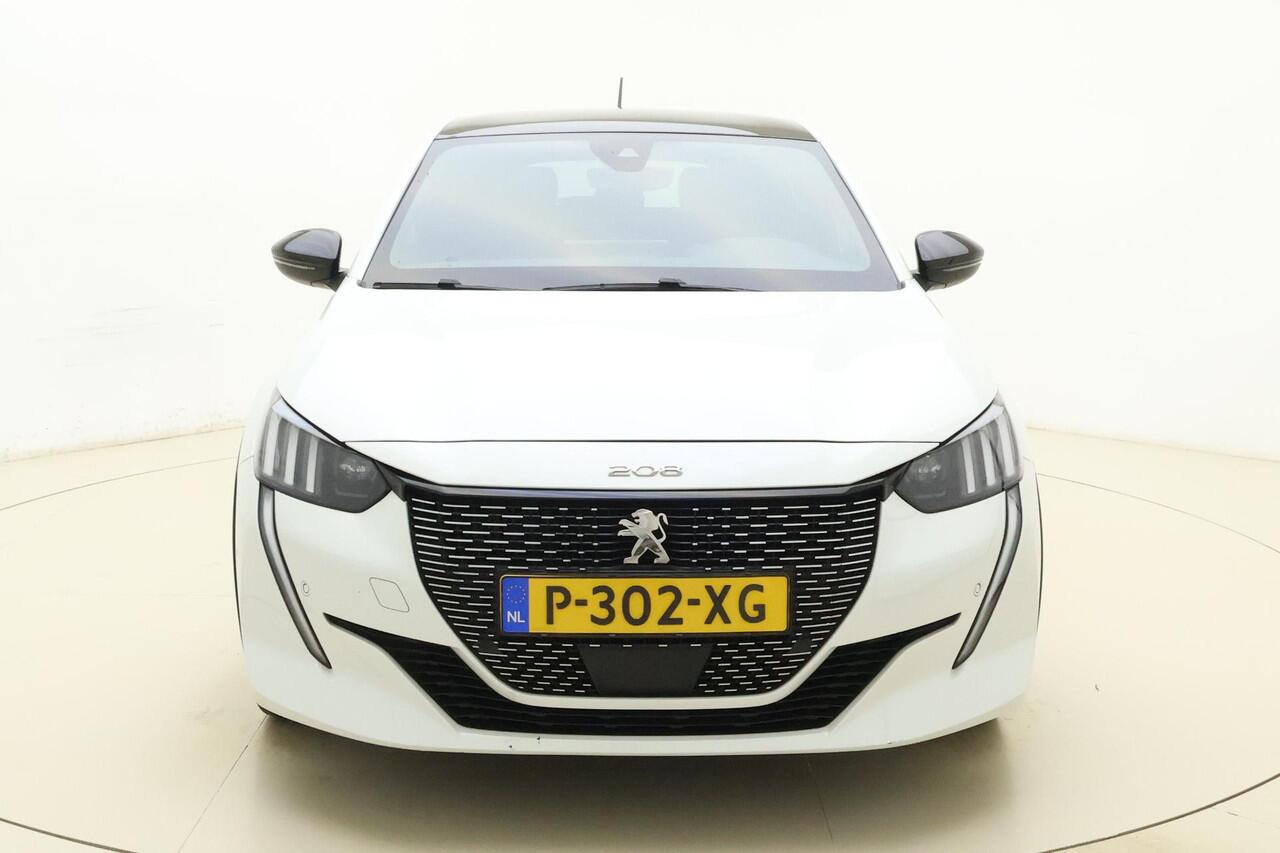 Peugeot 208 1.2 PureTech GT Pack 100 PK | Automaat | Panoramadak | Parkeersensor rondom | Alcantara bekleding | Camera | Mirror Screen | Adaptive Cruise Control | 1e eigenaar