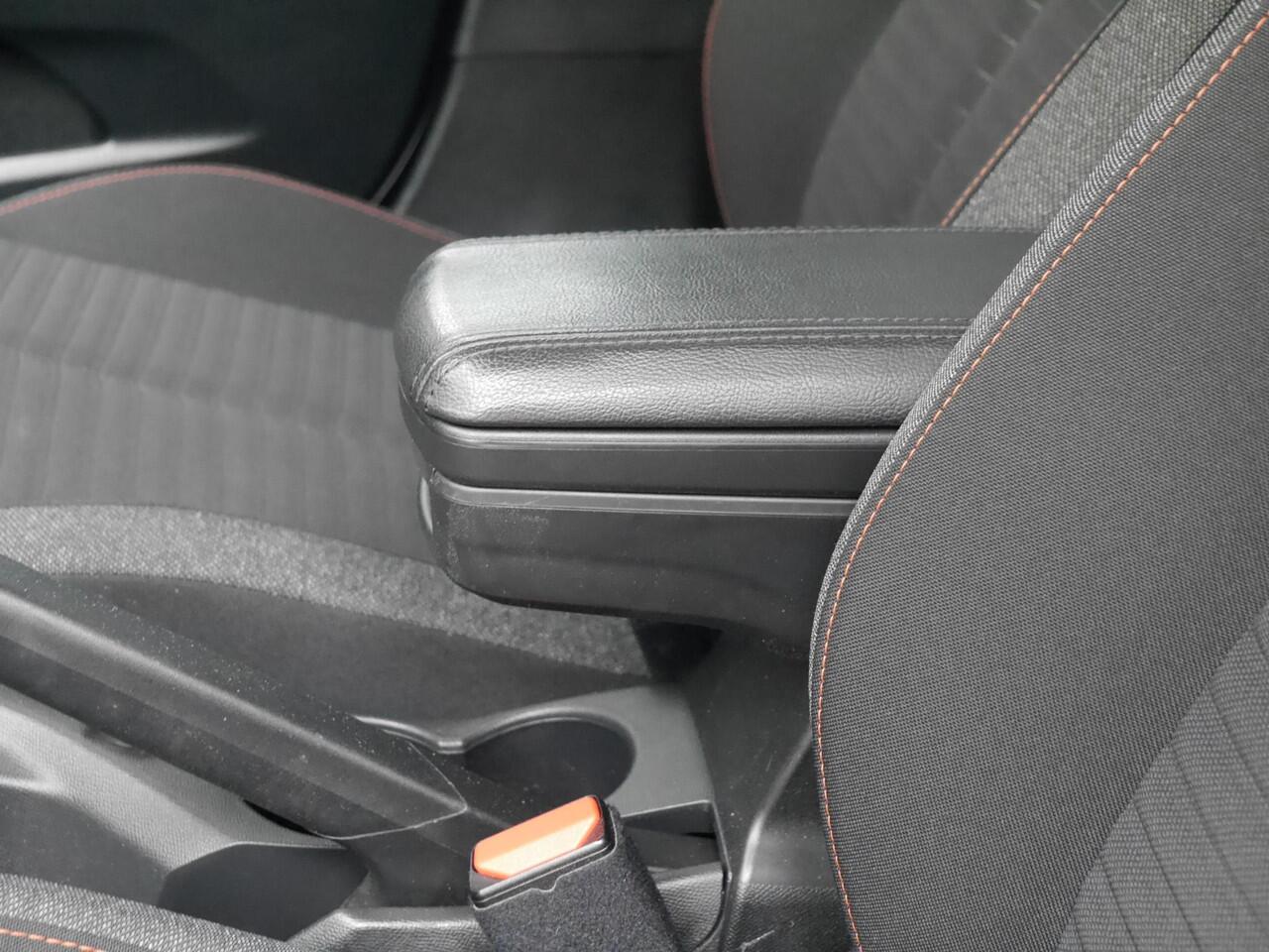 Peugeot 208 1.2 PureTech Active Pack | Lichtmetalen velgen | Parkeersensoren achter | Airconditioning | Cruise control | Getint glas