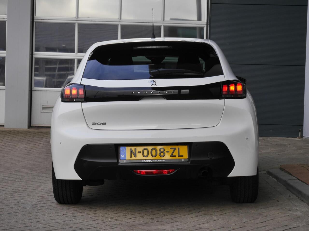 Peugeot 208 1.2 PureTech Active Pack | Lichtmetalen velgen | Parkeersensoren achter | Airconditioning | Cruise control | Getint glas