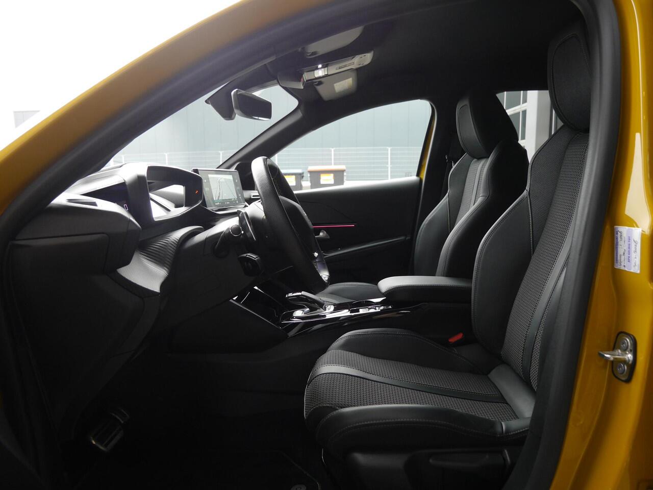 Peugeot 208 1.2 PureTech GT | Lage km.stand | Keyless start | Full led | 17 inch lichtmetalen velgen | Trekhaak | Parkeersensoren voor en achter | Achteruitrijcamera | Climate control | Cruise control