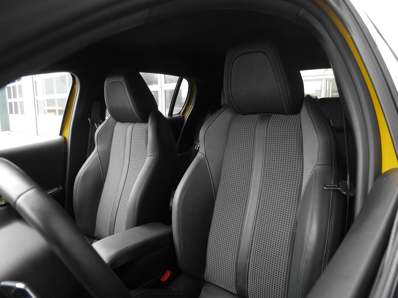 Peugeot 208 1.2 PureTech GT | Lage km.stand | Keyless start | Full led | 17 inch lichtmetalen velgen | Trekhaak | Parkeersensoren voor en achter | Achteruitrijcamera | Climate control | Cruise control