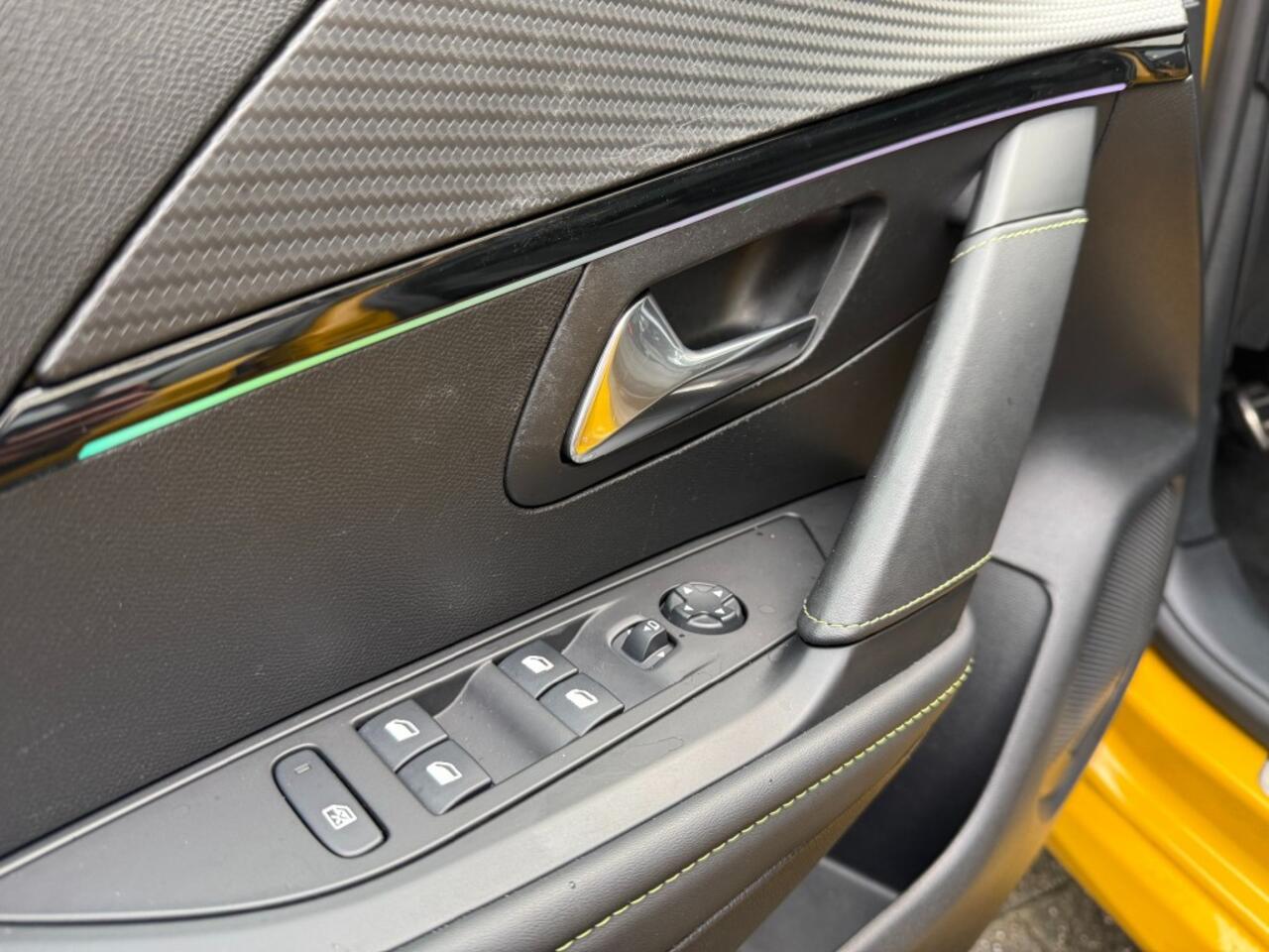 Peugeot 208 GT Pack,Pano,LED,NaviGr.,3D Cockpit,Camera,Clima,Cruise,Carplay