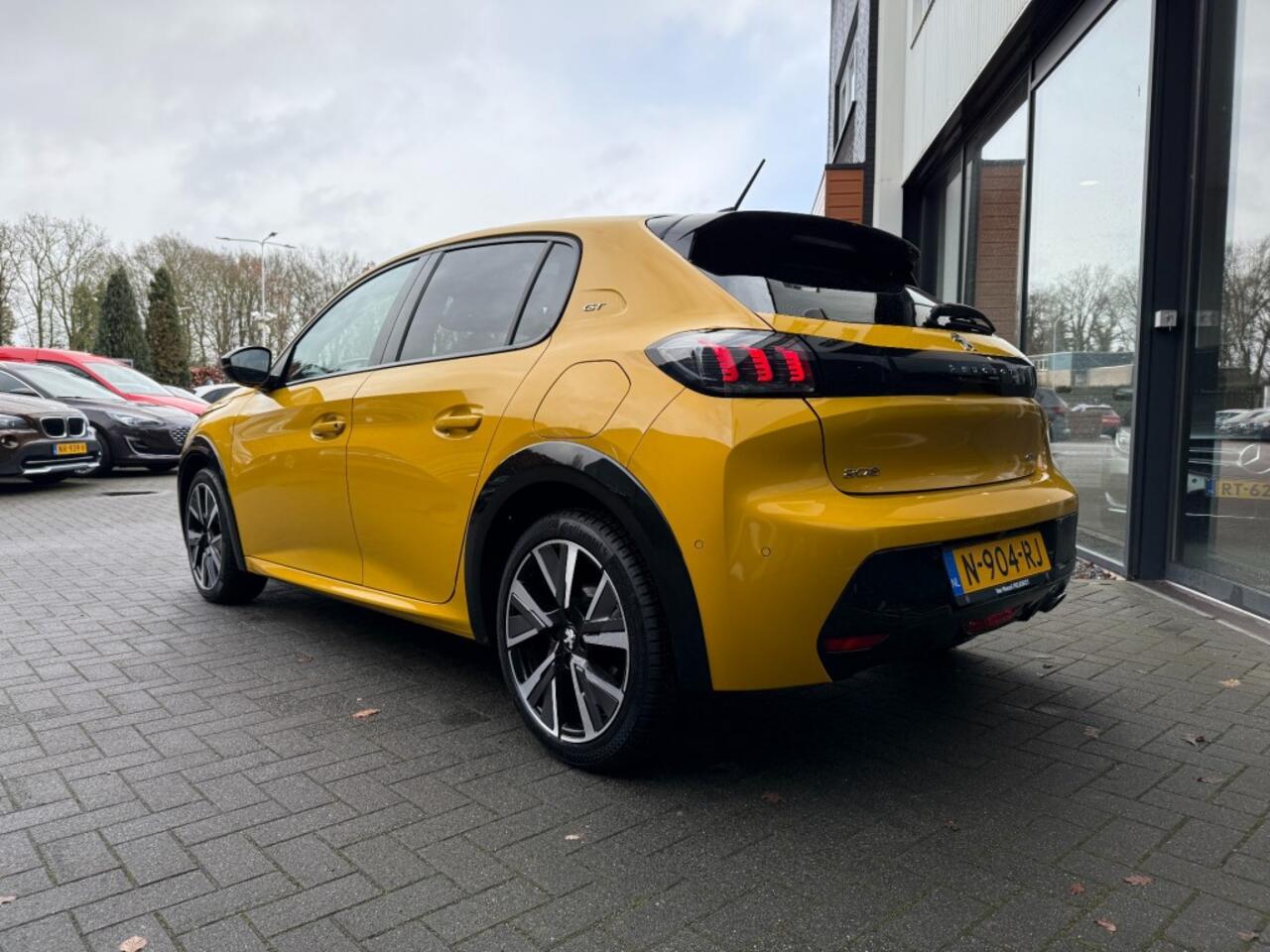 Peugeot 208 GT Pack,Pano,LED,NaviGr.,3D Cockpit,Camera,Clima,Cruise,Carplay