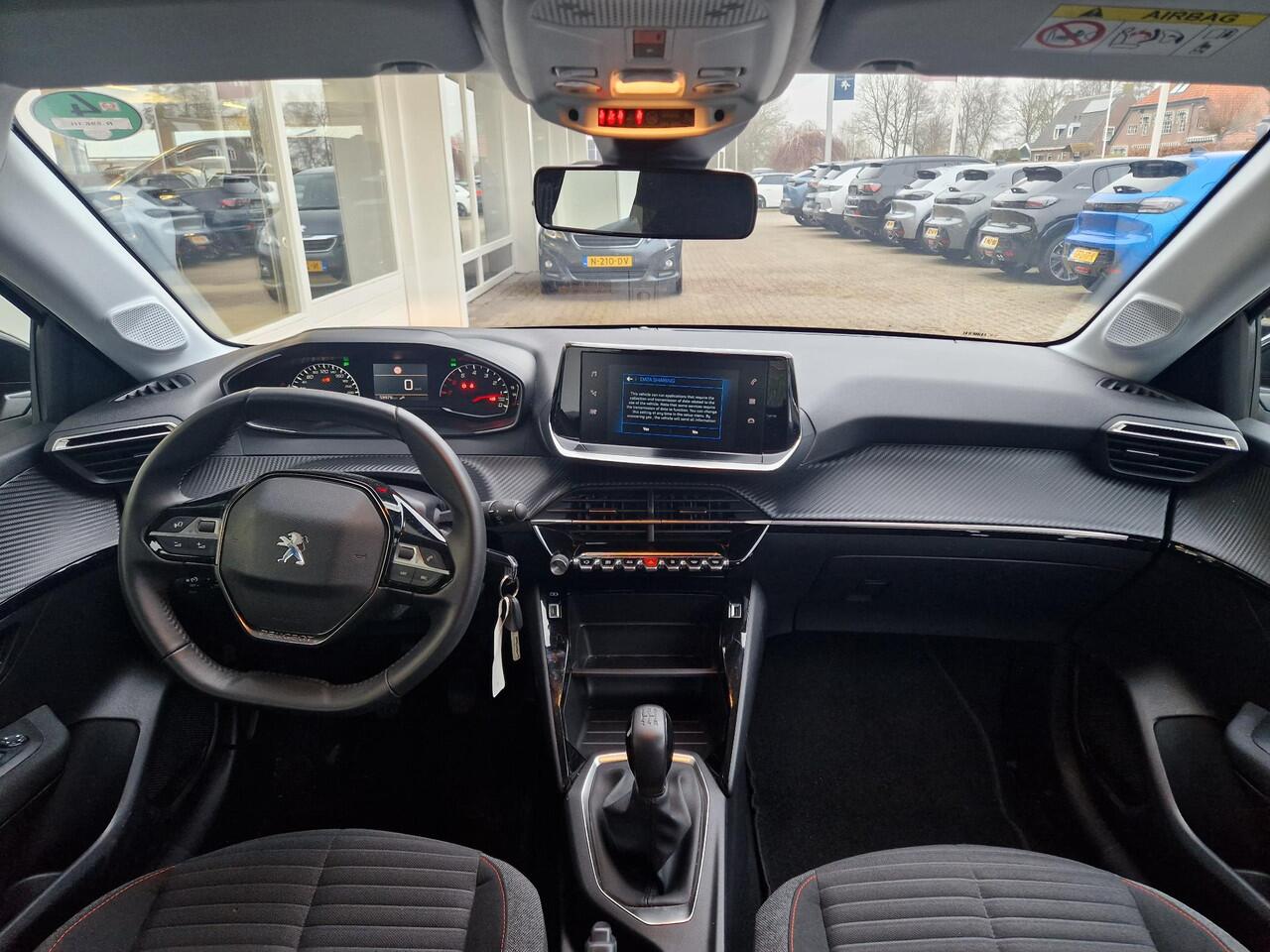 Peugeot 208 1.2 75pk Active Pack | Apple CarPlay/Android Auto | Parkeersensoren | Lichtmetalen velgen | Navigatie