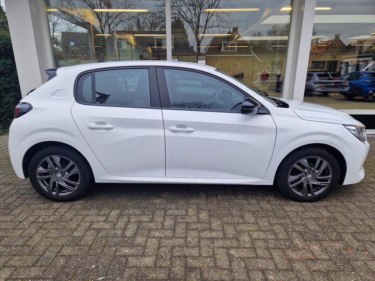 Peugeot 208 1.2 75pk Active Pack | Apple CarPlay/Android Auto | Parkeersensoren | Lichtmetalen velgen | Navigatie