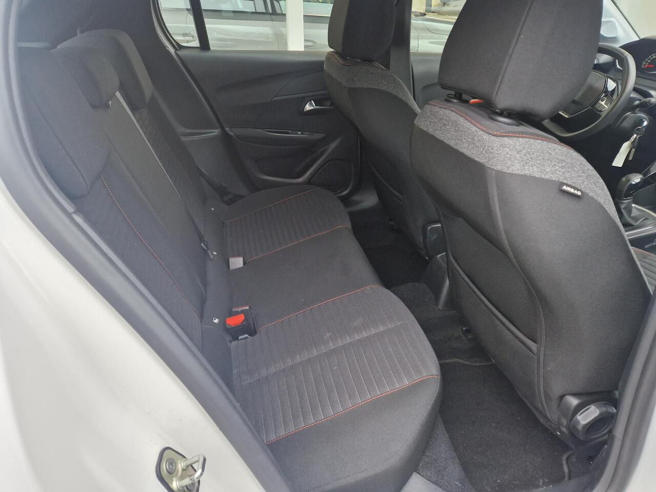 Peugeot 208 1.2 75pk Active Pack | Apple CarPlay/Android Auto | Parkeersensoren | Lichtmetalen velgen | Navigatie