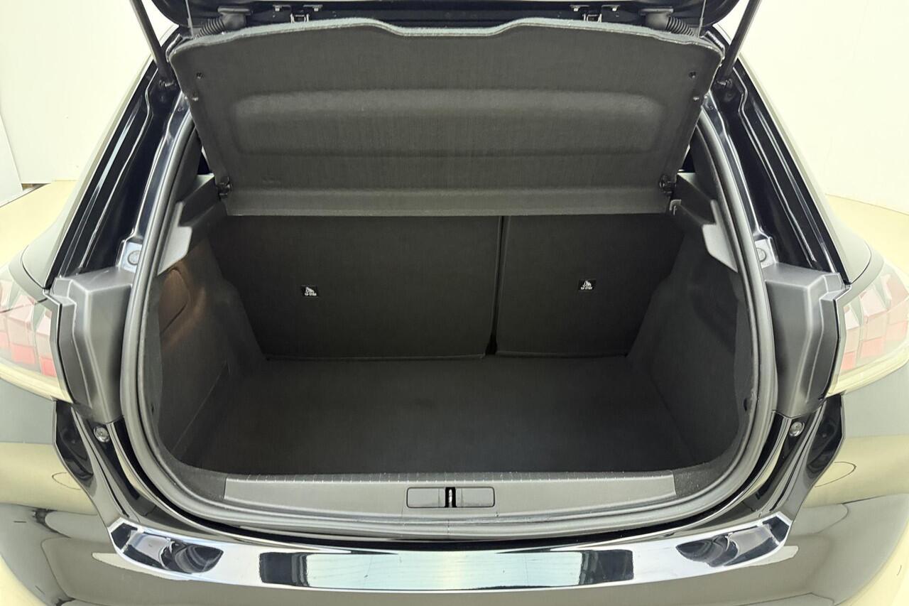 Peugeot 208 1.2 PureTech Active Pack 100 PK | Handgeschakeld | Navigatiesysteem full map | Lichtmetalen velgen 16" | Parkeersensoren achter | Cruise Control | Airco | Dealer onderhouden