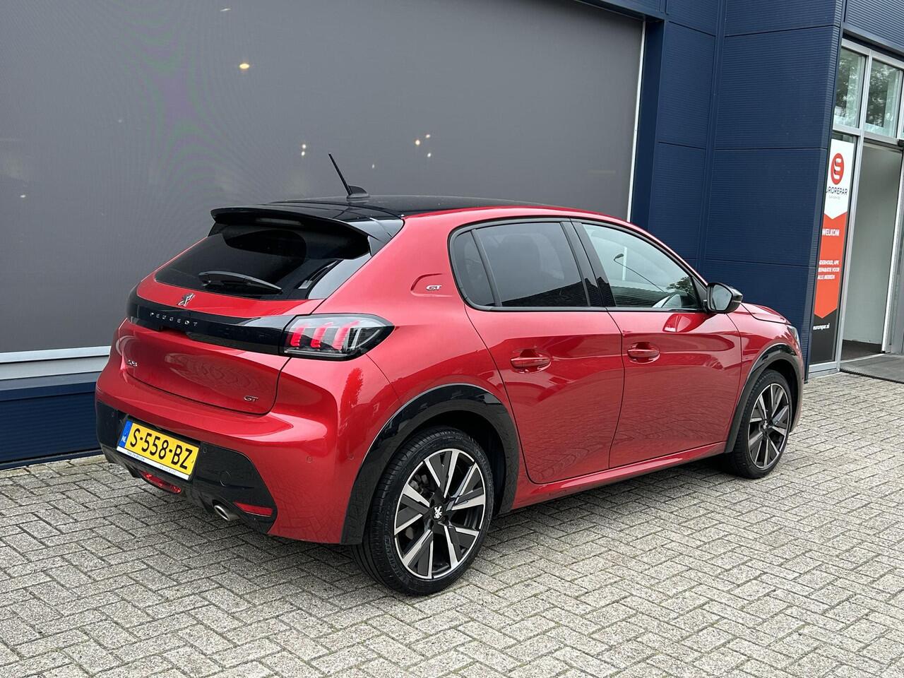 Peugeot 208 1.2 Turbo 100PK GT | Full LED Verlichting | Dodehoek bewaking | Achteruitrijcamera | Navigatie | Parkeersensoren | Dakspoiler | DAB+ | Keyless Start | Lichtmetaal