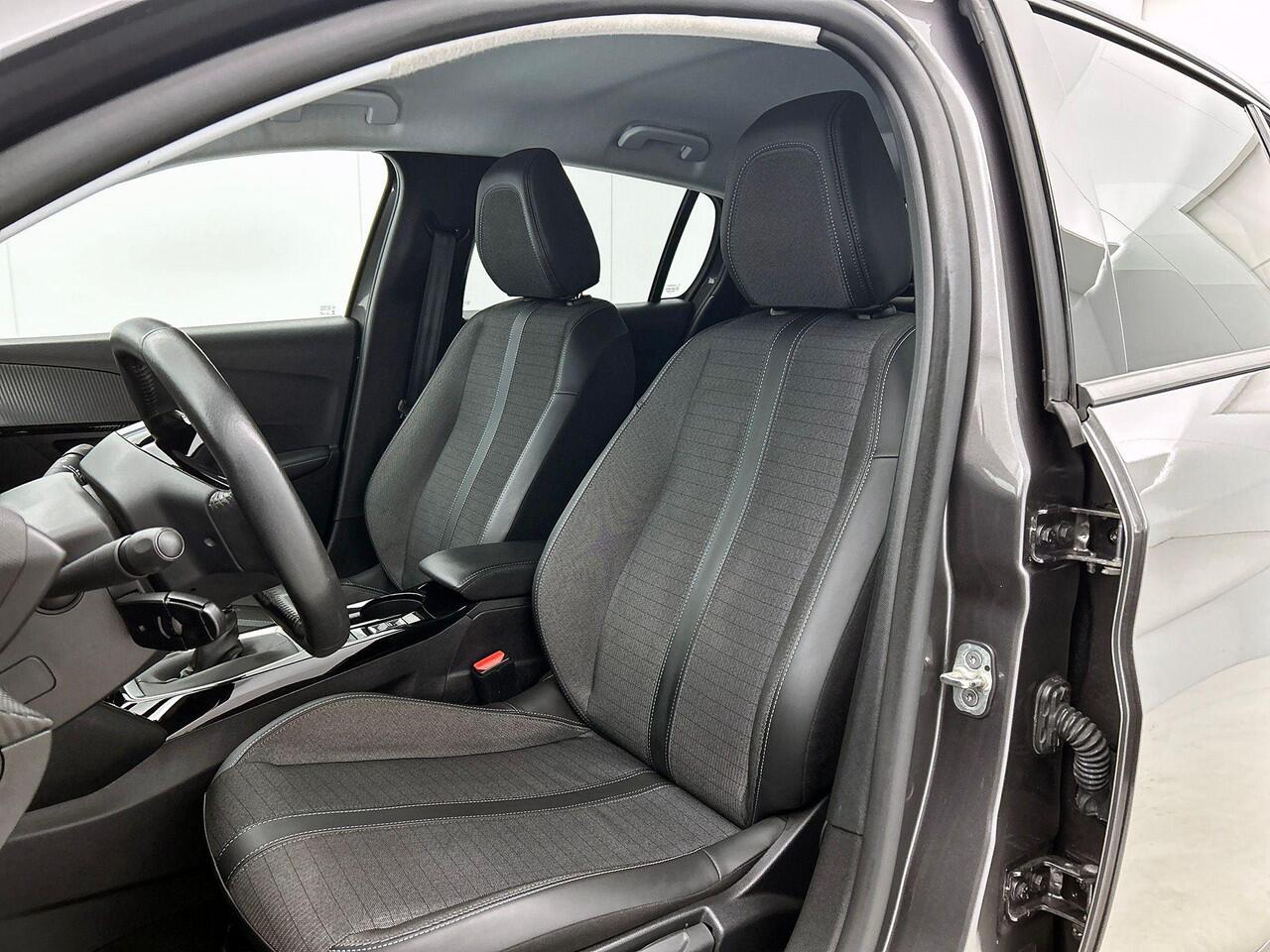 Peugeot 208 1.2 PureTech Allure Pack CAMERA | CARPLAY | VIRTUAL | CRUISE