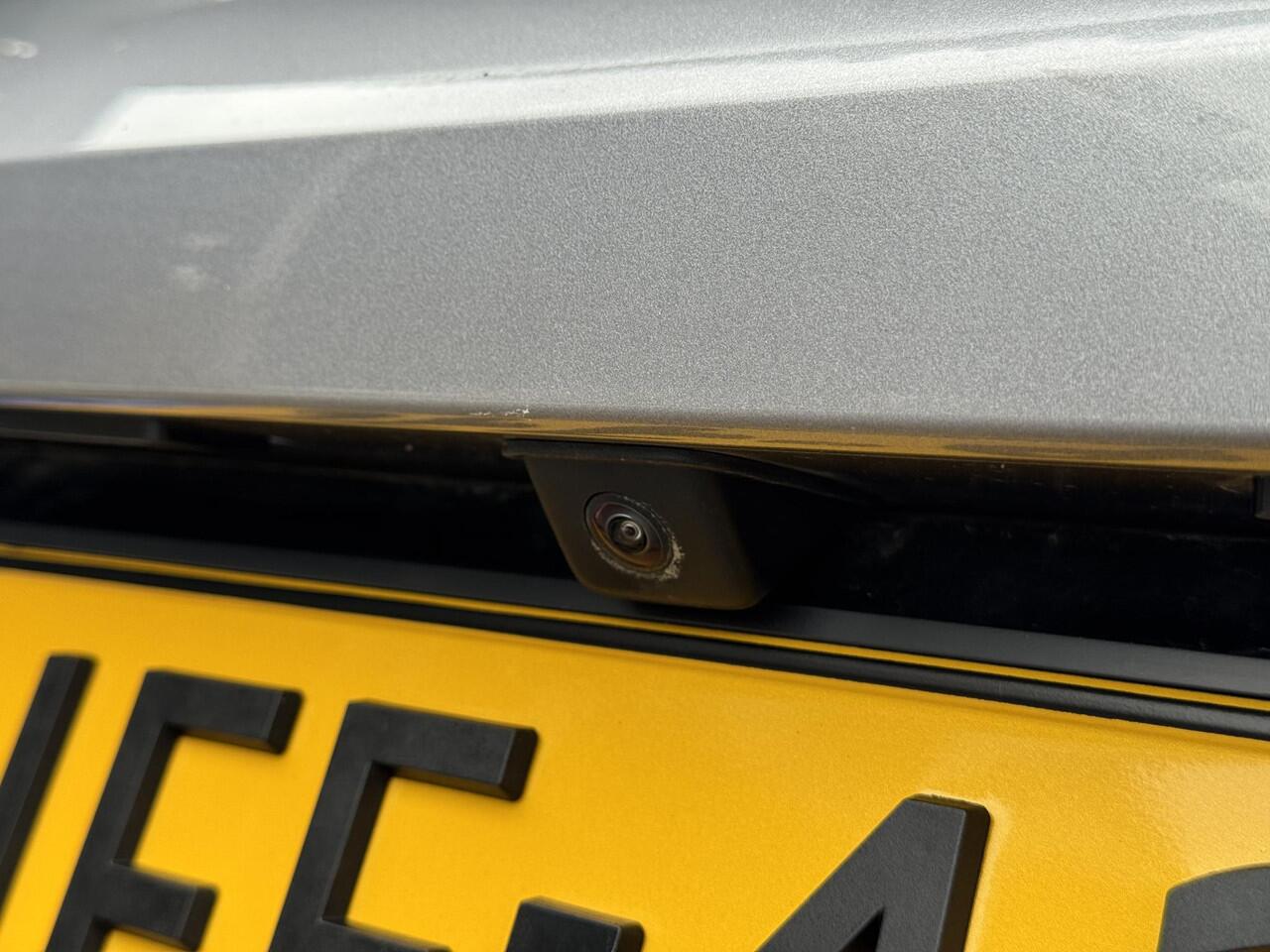 Peugeot 208 GT 1.2 PureTech 100PK Navigatie, Achteruitrijcamera, Keyless, Parkeersensoren, Apple Carplay, Android Auto