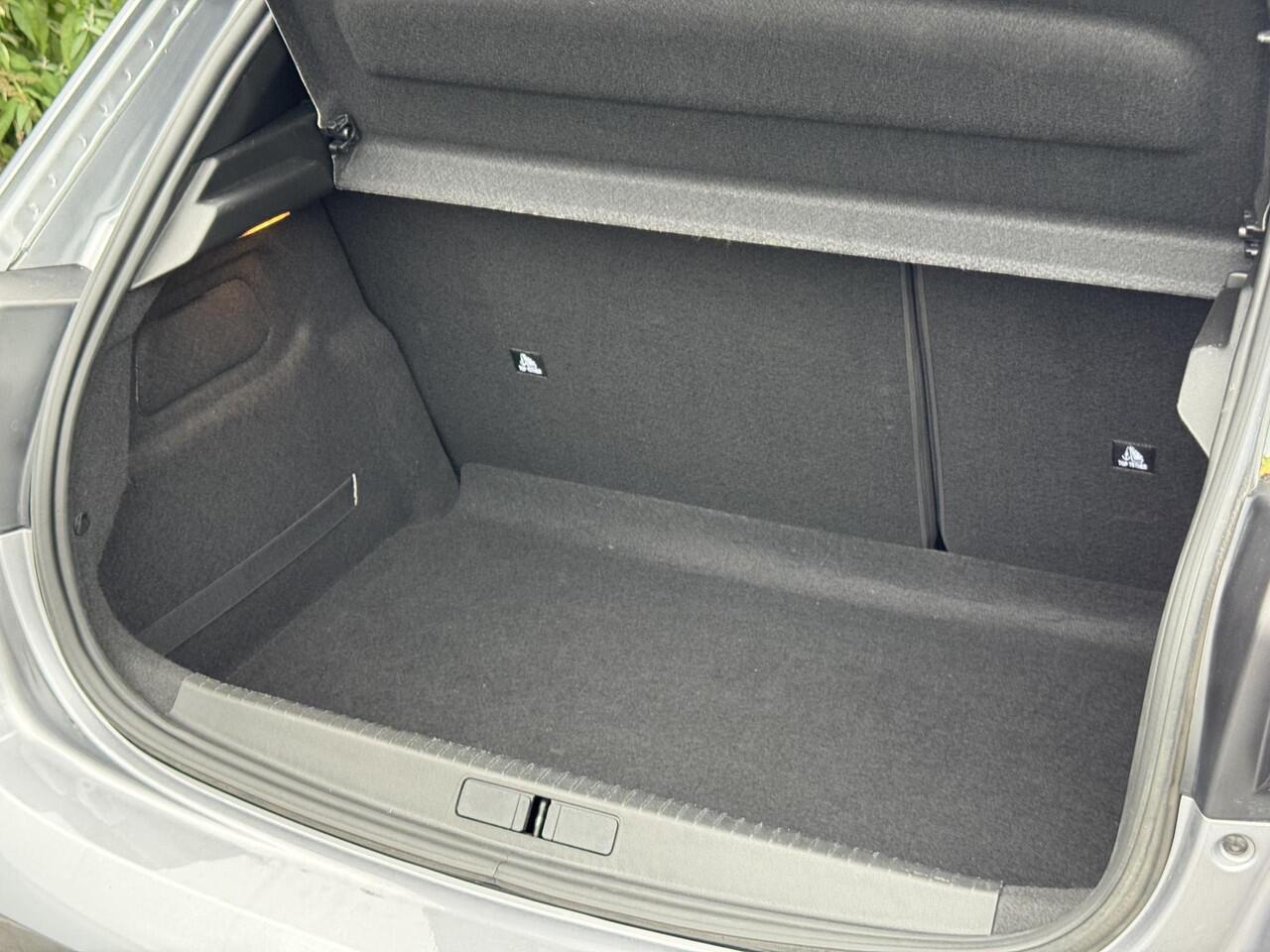 Peugeot 208 GT 1.2 PureTech 100PK Navigatie, Achteruitrijcamera, Keyless, Parkeersensoren, Apple Carplay, Android Auto