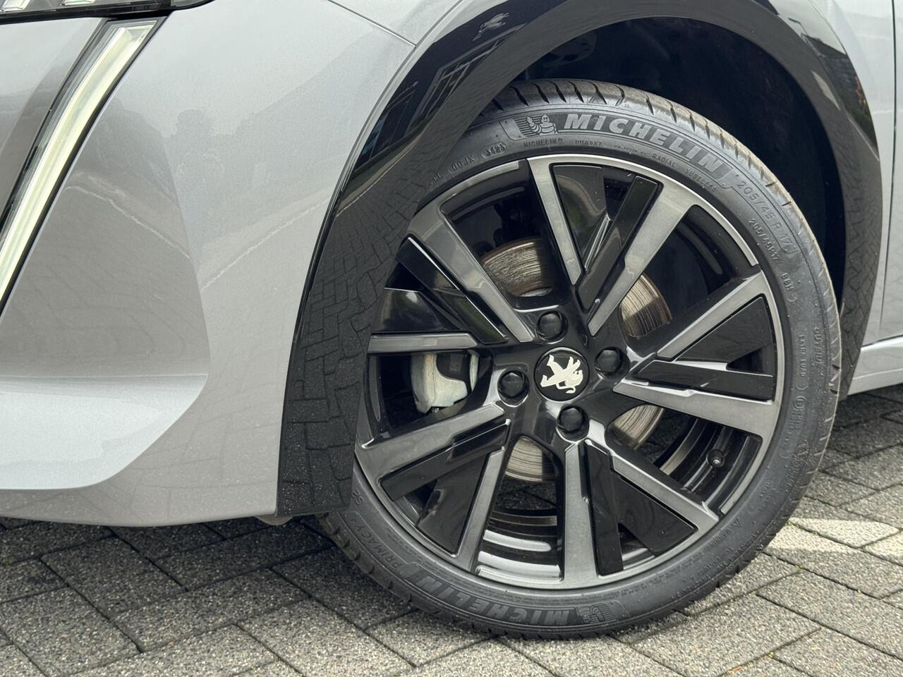 Peugeot 208 GT 1.2 PureTech 100PK Navigatie, Achteruitrijcamera, Keyless, Parkeersensoren, Apple Carplay, Android Auto