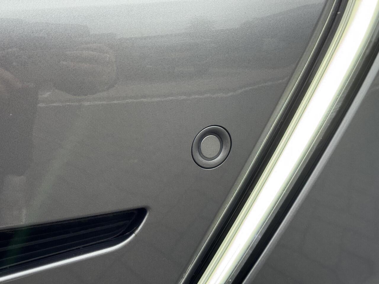 Peugeot 208 GT 1.2 PureTech 100PK Navigatie, Achteruitrijcamera, Keyless, Parkeersensoren, Apple Carplay, Android Auto