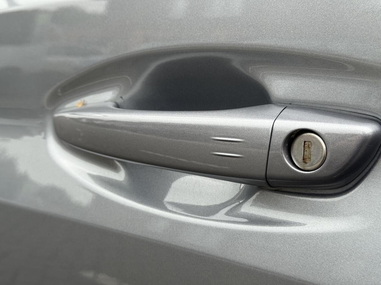 Peugeot 208 GT 1.2 PureTech 100PK Navigatie, Achteruitrijcamera, Keyless, Parkeersensoren, Apple Carplay, Android Auto