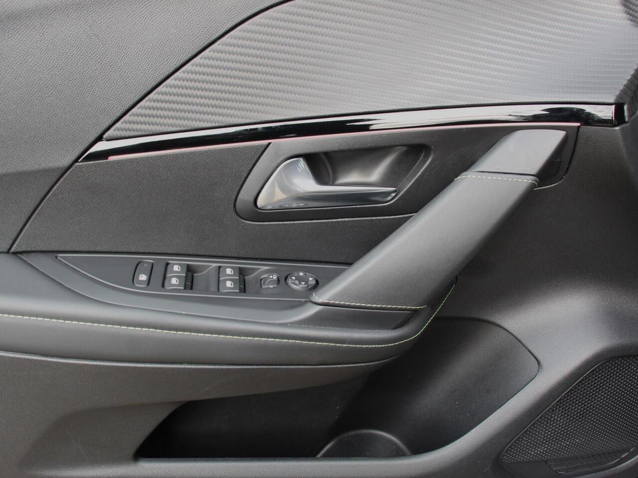 Peugeot 208 1.2 PureTech 100pk Automaat GT-Line | Navigatie | Apple Carplay/Android Auto | Airco | Parkeer sensoren | Cruise Control | Led | Lichtmetalen Velgen